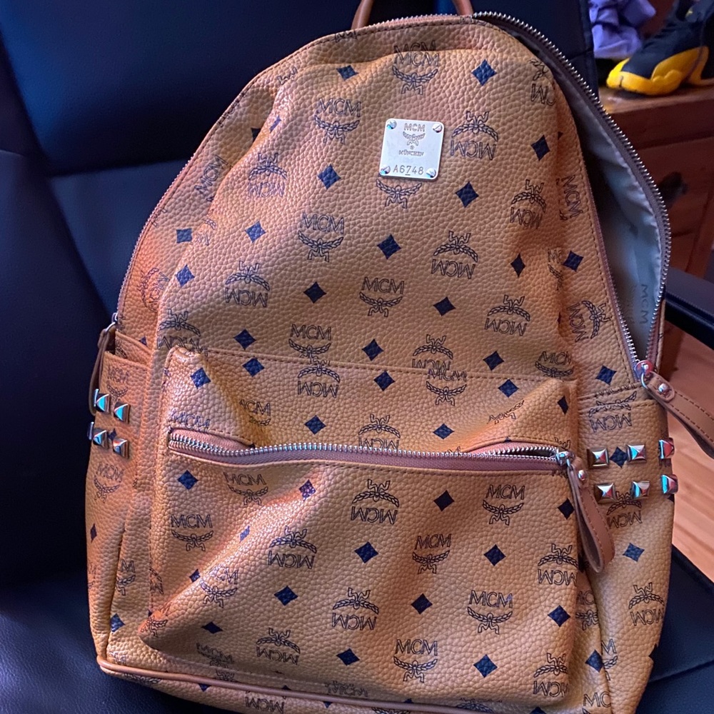 MCM Stark Backpack Visetos Black Logo Medium Cognac.